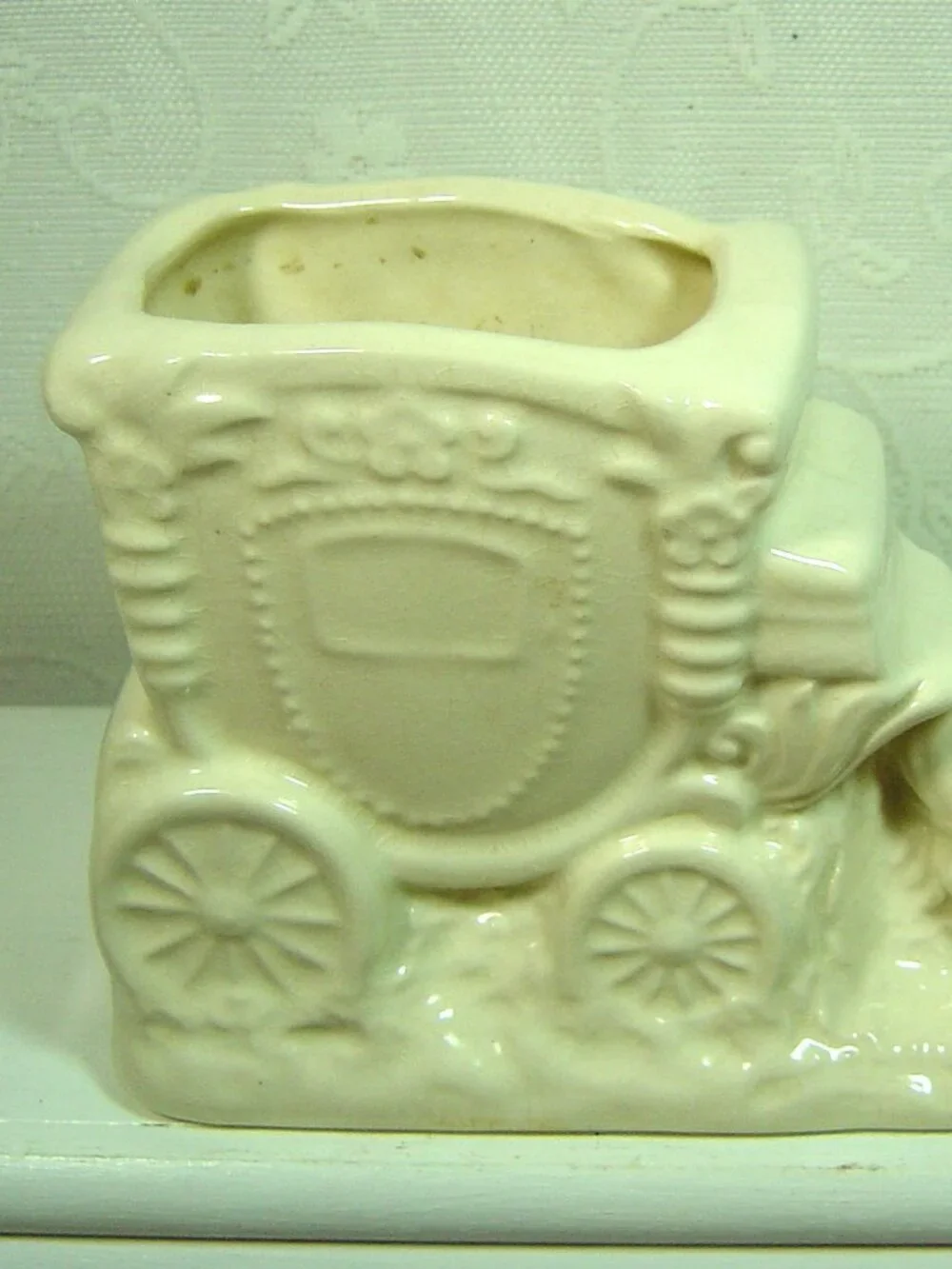 Vintage white horse & carriage planter made in USA-7